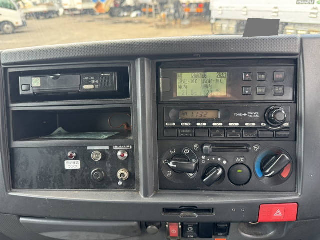 いすゞエルフ冷凍車（冷蔵車）小型（2t・3t）[写真23]