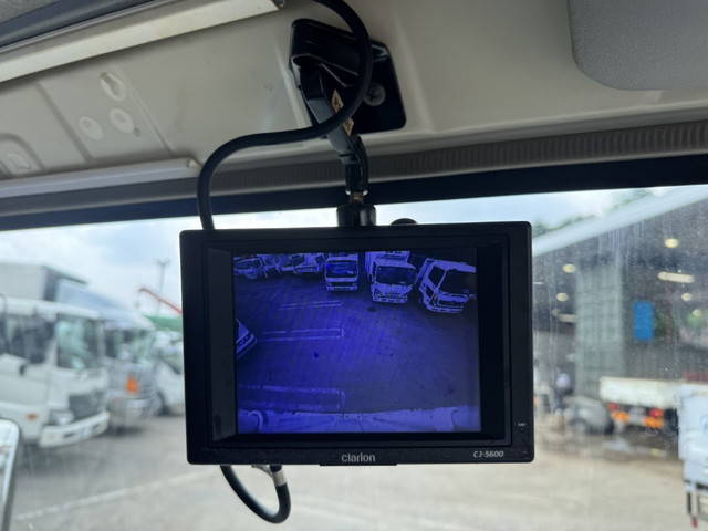 いすゞエルフ冷凍車（冷蔵車）小型（2t・3t）[写真24]