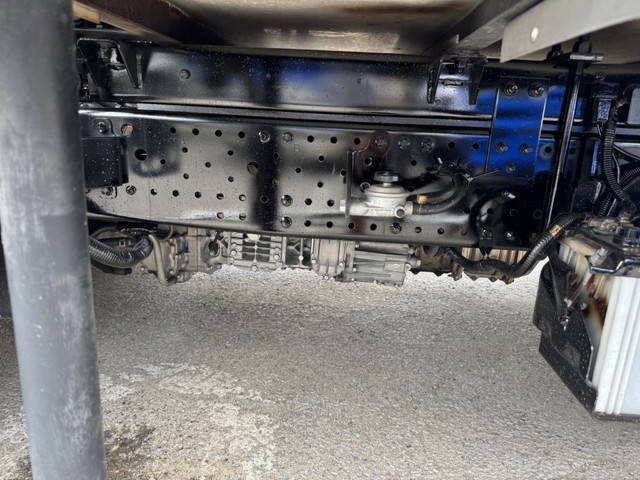 いすゞエルフ冷凍車（冷蔵車）小型（2t・3t）[写真30]