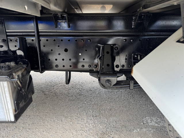 いすゞエルフ冷凍車（冷蔵車）小型（2t・3t）[写真31]