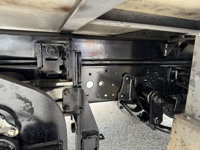 いすゞエルフ冷凍車（冷蔵車）小型（2t・3t）[写真32]