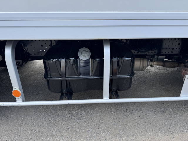 いすゞエルフ冷凍車（冷蔵車）小型（2t・3t）[写真34]