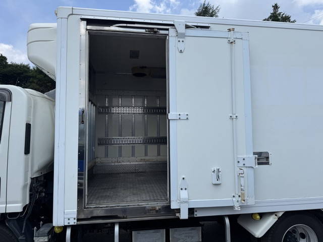 いすゞエルフ冷凍車（冷蔵車）小型（2t・3t）[写真07]