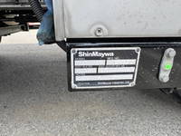 いすゞエルフ冷凍車（冷蔵車）小型（2t・3t）[写真09]