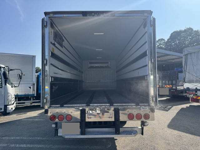 いすゞフォワード冷凍車（冷蔵車）中型（4t）[写真10]