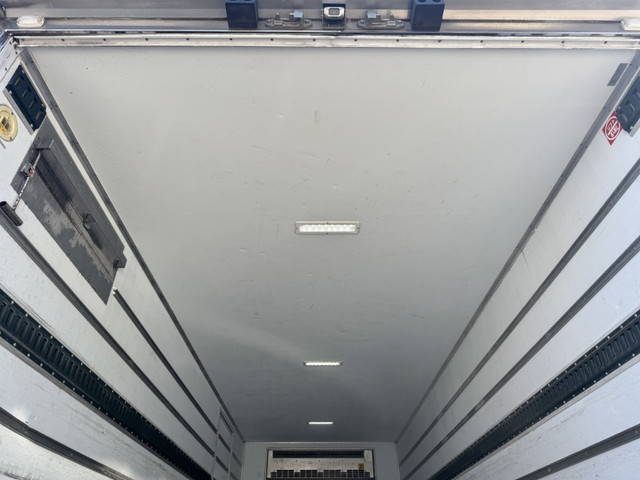 いすゞフォワード冷凍車（冷蔵車）中型（4t）[写真11]