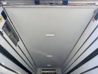 いすゞフォワード冷凍車（冷蔵車）中型（4t）[写真12]