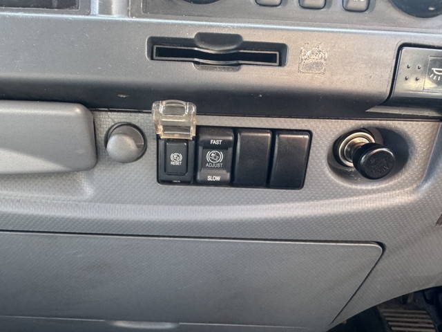 いすゞフォワード冷凍車（冷蔵車）中型（4t）[写真26]