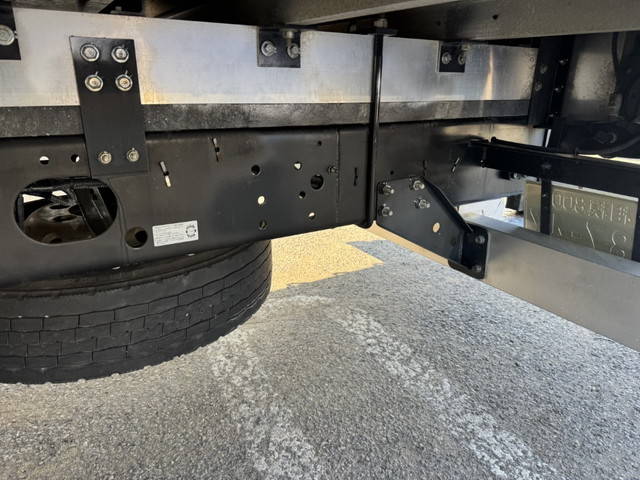 いすゞフォワード冷凍車（冷蔵車）中型（4t）[写真35]