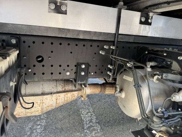 いすゞフォワード冷凍車（冷蔵車）中型（4t）[写真39]