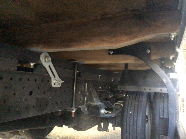 いすゞエルフ平ボディ小型（2t・3t）[写真03]