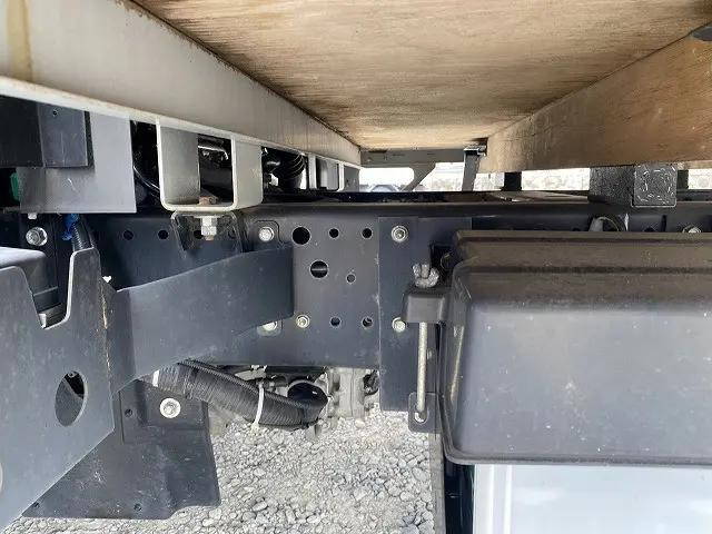 いすゞエルフ平ボディ小型（2t・3t）[写真17]