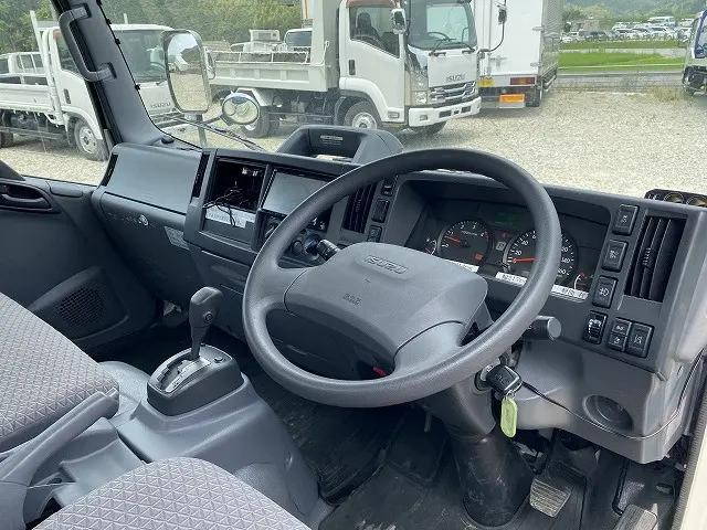 いすゞエルフ平ボディ小型（2t・3t）[写真30]