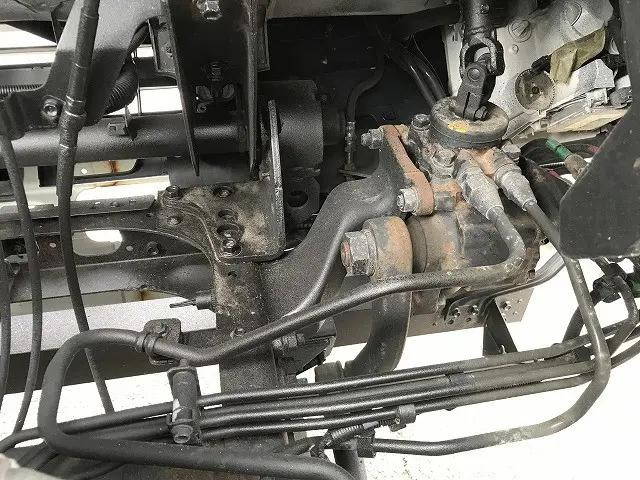 いすゞフォワードアルミウイング中型（4t）[写真12]