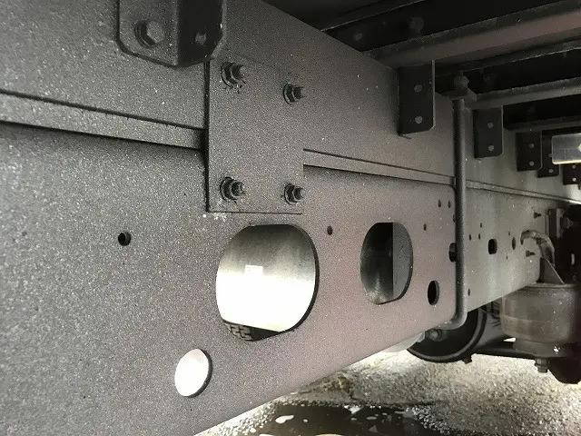 いすゞフォワードアルミウイング中型（4t）[写真14]