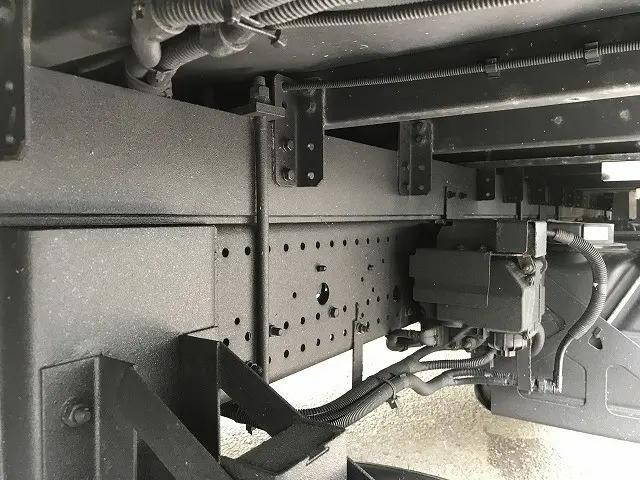 いすゞフォワードアルミウイング中型（4t）[写真16]