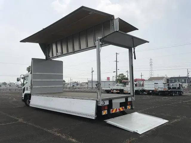 いすゞフォワードアルミウイング中型（4t）[写真02]