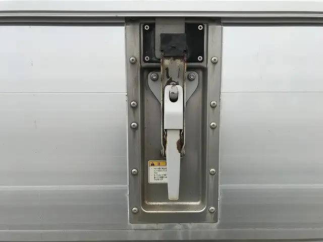 いすゞフォワードアルミウイング中型（4t）[写真20]