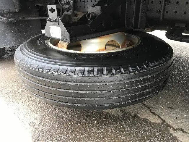 いすゞフォワードアルミウイング中型（4t）[写真30]