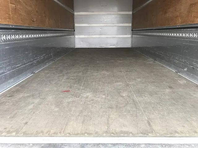 いすゞフォワードアルミウイング中型（4t）[写真32]