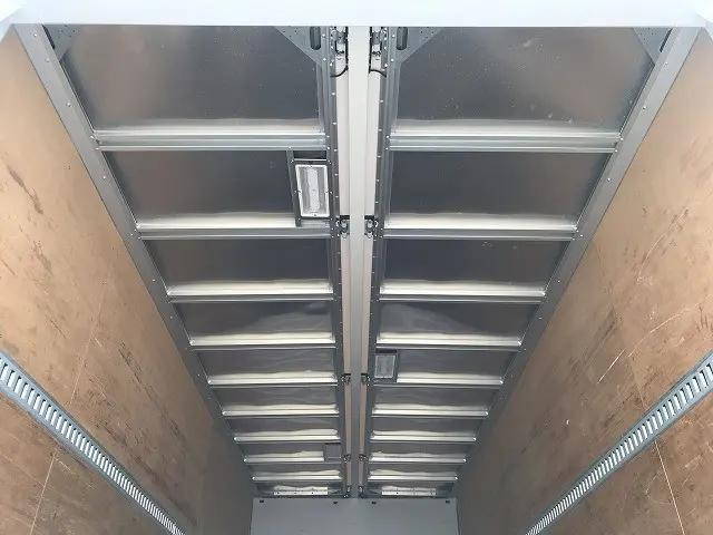 いすゞフォワードアルミウイング中型（4t）[写真35]