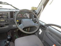 いすゞフォワードパッカー車（塵芥車）増トン（6t・8t）[写真26]