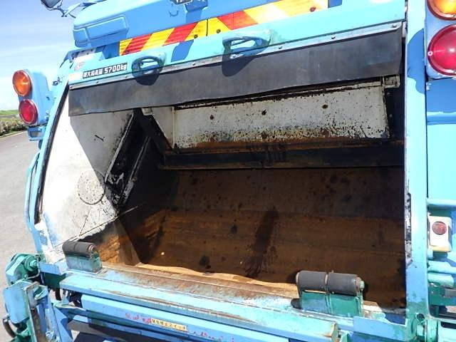 いすゞフォワードパッカー車（塵芥車）増トン（6t・8t）[写真05]