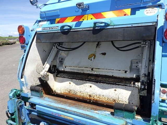 いすゞフォワードパッカー車（塵芥車）増トン（6t・8t）[写真06]