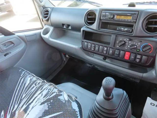 日野デュトロ平ボディ小型（2t・3t）[写真14]