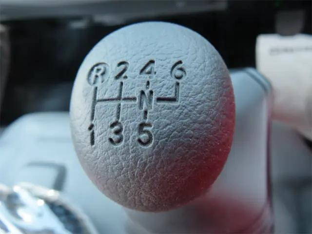 日野デュトロ平ボディ小型（2t・3t）[写真19]