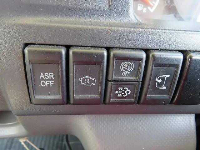 いすゞエルフ高所作業車小型（2t・3t）[写真13]