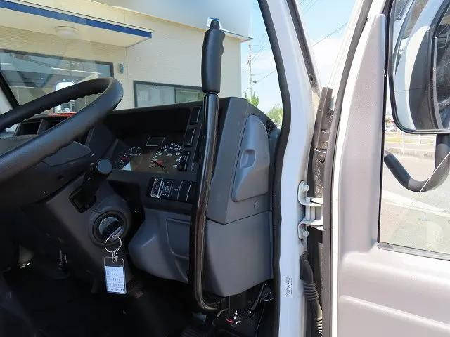 いすゞエルフ高所作業車小型（2t・3t）[写真15]