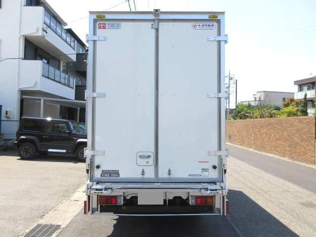 トヨタダイナパネルバン小型（2t・3t）[写真06]