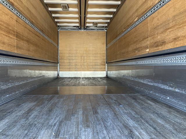 いすゞフォワードアルミウイング中型（4t）[写真15]