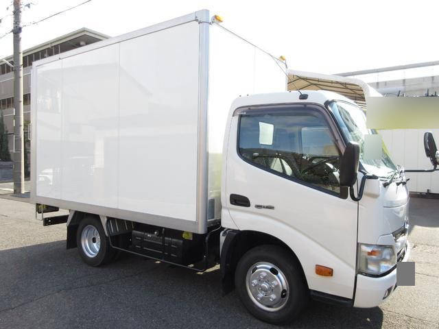 日野デュトロパネルバン小型（2t・3t）[写真01]