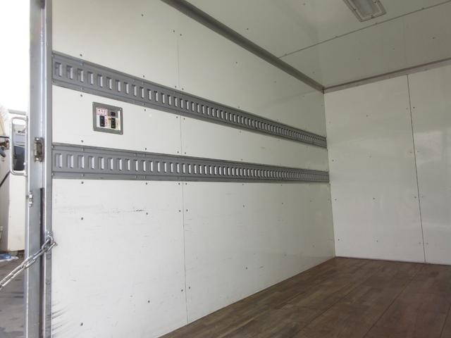 日野デュトロパネルバン小型（2t・3t）[写真14]