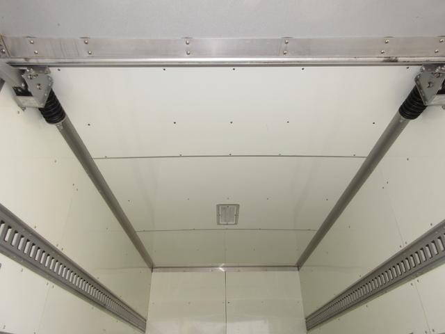 日野デュトロパネルバン小型（2t・3t）[写真15]