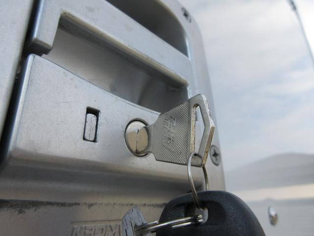 日野デュトロパネルバン小型（2t・3t）[写真18]