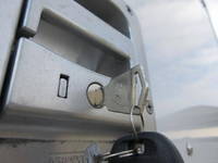 日野デュトロパネルバン小型（2t・3t）[写真19]