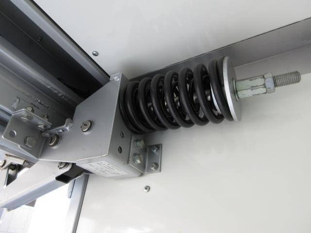 日野デュトロパネルバン小型（2t・3t）[写真20]