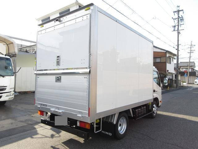 日野デュトロパネルバン小型（2t・3t）[写真04]