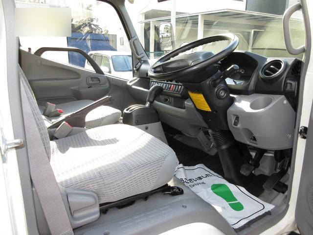 日野デュトロパネルバン小型（2t・3t）[写真06]