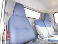 三菱ふそうキャンターアルミバン小型（2t・3t）[写真11]