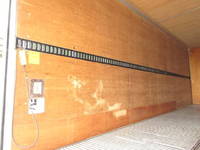 三菱ふそうキャンターアルミバン小型（2t・3t）[写真18]