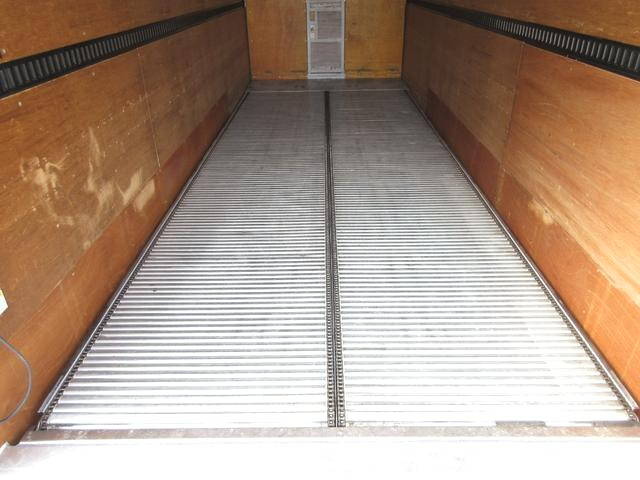 三菱ふそうキャンターアルミバン小型（2t・3t）[写真20]