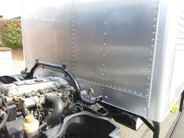 三菱ふそうキャンターアルミバン小型（2t・3t）[写真31]