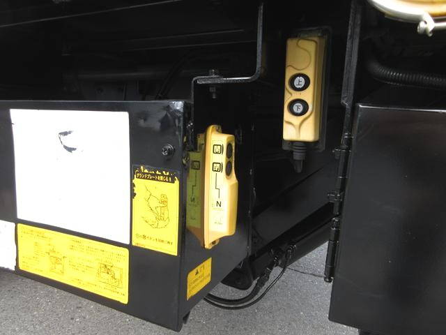 三菱ふそうキャンターアルミバン小型（2t・3t）[写真39]