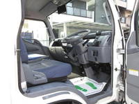 三菱ふそうキャンターアルミバン小型（2t・3t）[写真10]