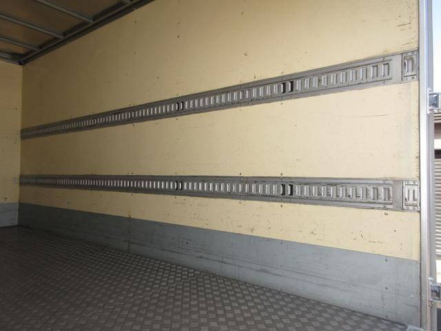 日野デュトロパネルバン小型（2t・3t）[写真13]