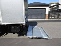 日野デュトロパネルバン小型（2t・3t）[写真17]